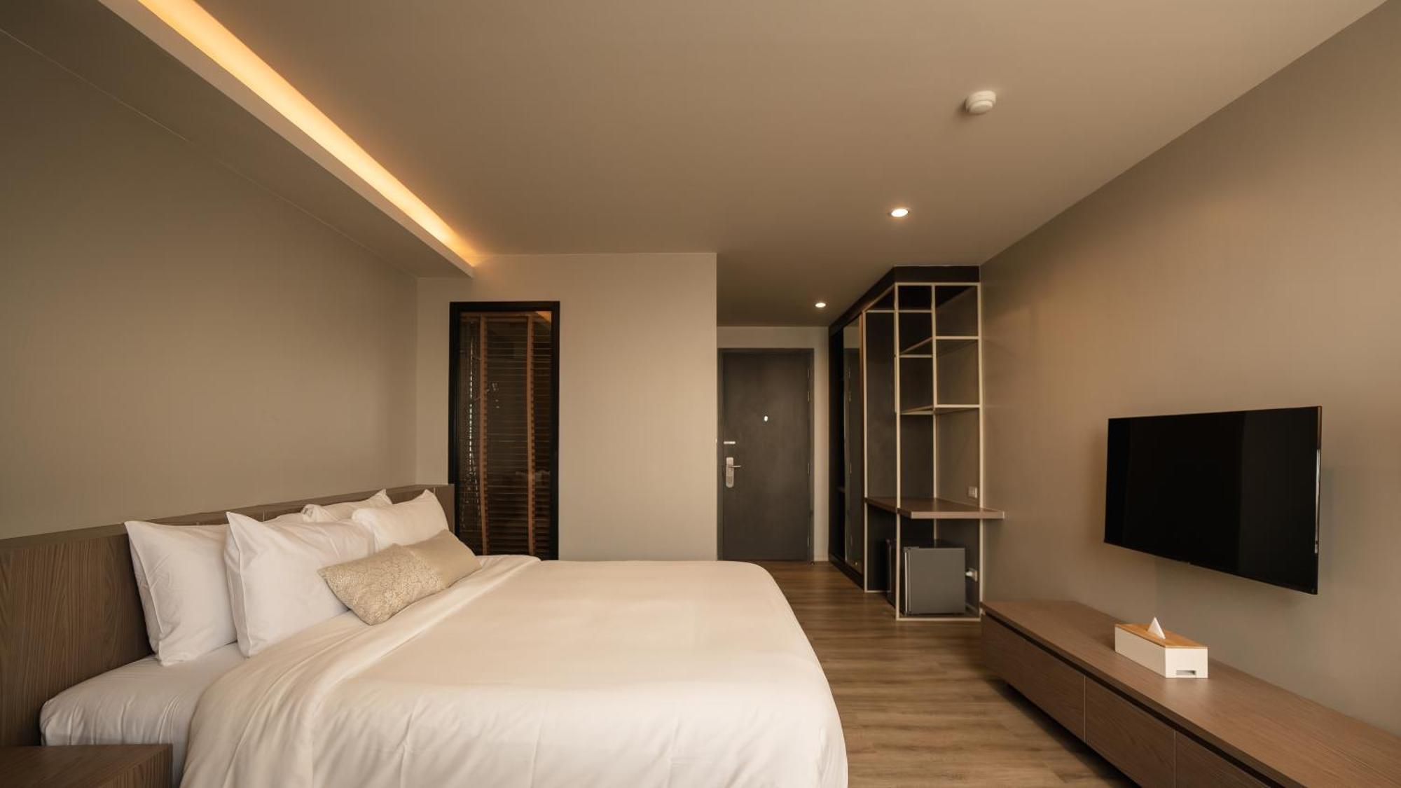 The Rise Suites Hotel, Chiang Mai - Sha Extra Plus Exterior photo